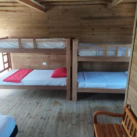 Hostel Villa Luz Beach Tintipan Island エクステリア 写真