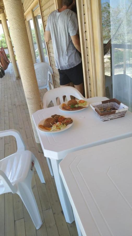 Hostel Villa Luz Beach Tintipan Island エクステリア 写真