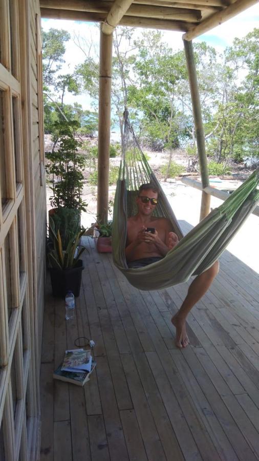 Hostel Villa Luz Beach Tintipan Island エクステリア 写真