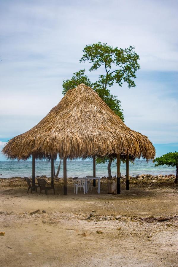 Hostel Villa Luz Beach Tintipan Island エクステリア 写真