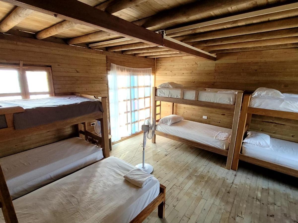 Hostel Villa Luz Beach Tintipan Island エクステリア 写真