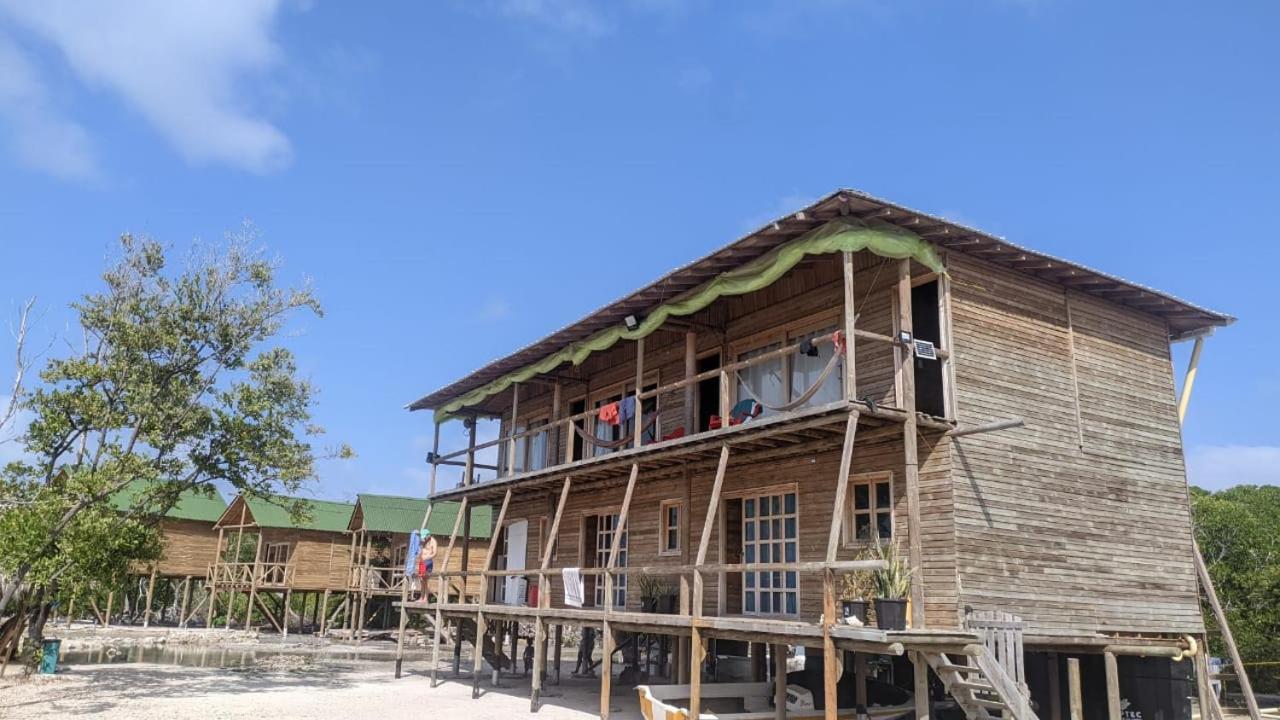 Hostel Villa Luz Beach Tintipan Island エクステリア 写真