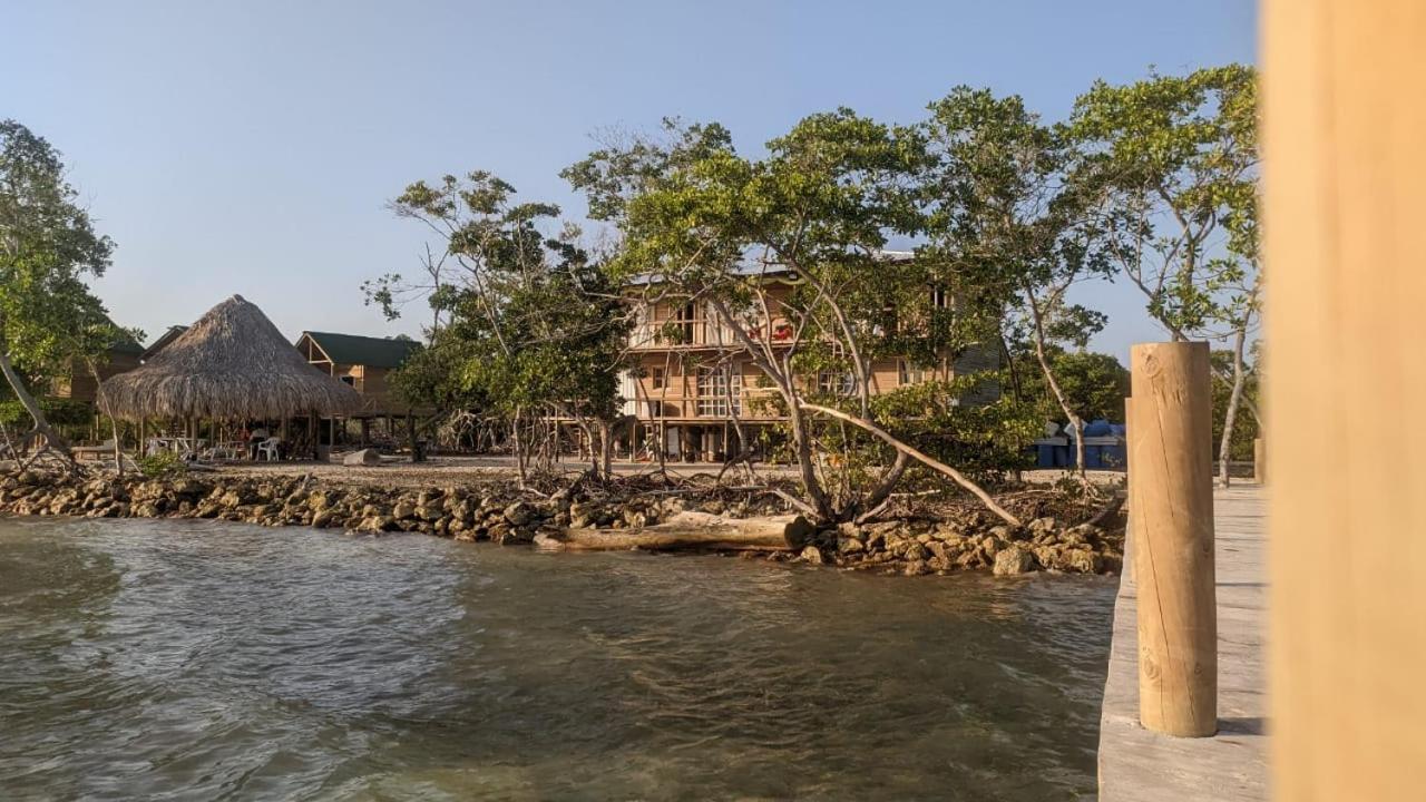 Hostel Villa Luz Beach Tintipan Island エクステリア 写真