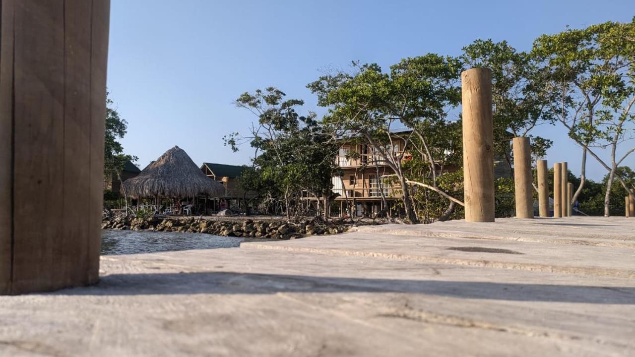 Hostel Villa Luz Beach Tintipan Island エクステリア 写真
