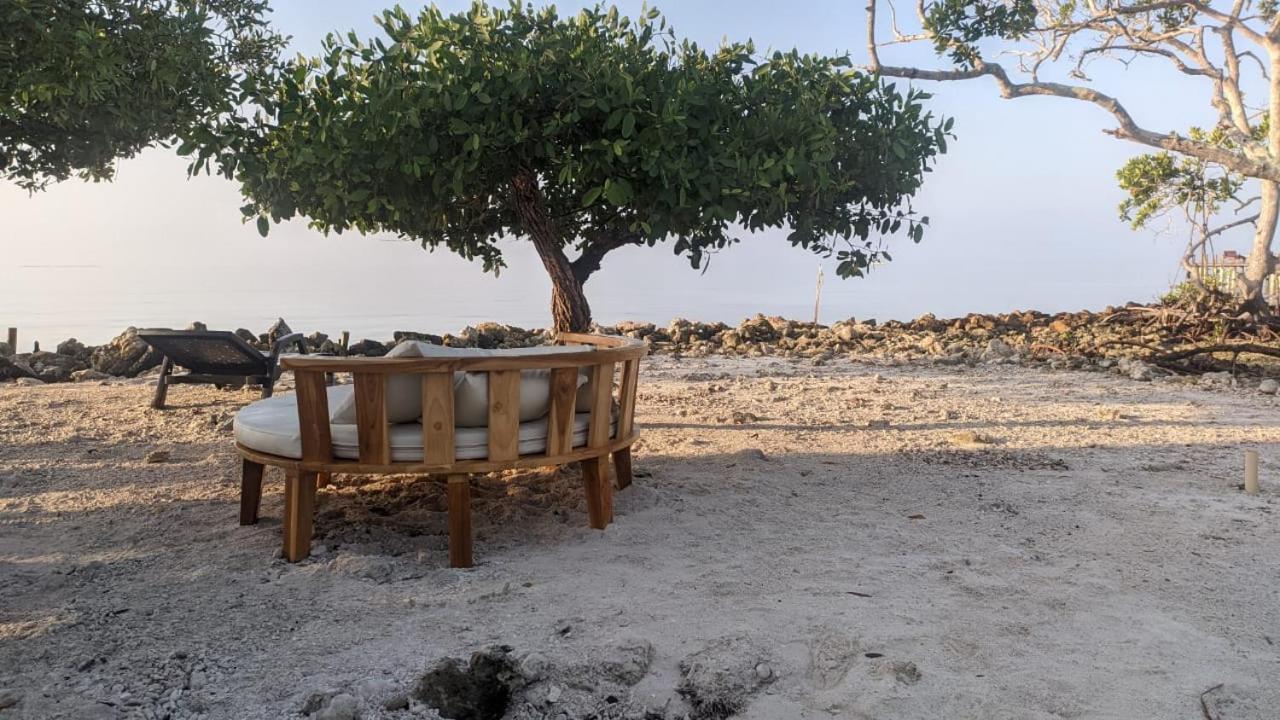 Hostel Villa Luz Beach Tintipan Island エクステリア 写真